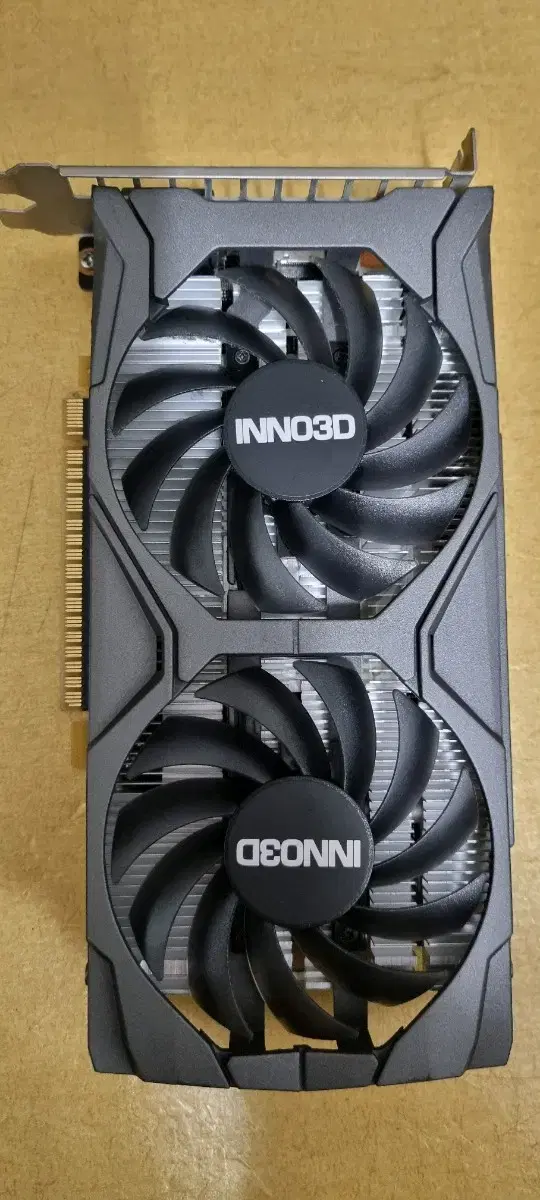 INNO3D GTX 1650 SUPER 4G 그래픽카드 판매합니다.