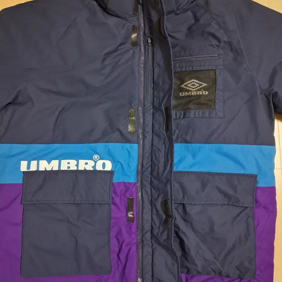 [UMBRO] 엄브로 아웃포켓 다운 자켓 110