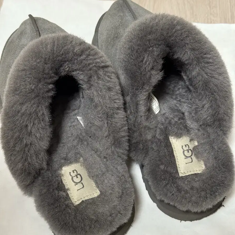 UGG 어그 디스케트 슬리퍼 250 us8