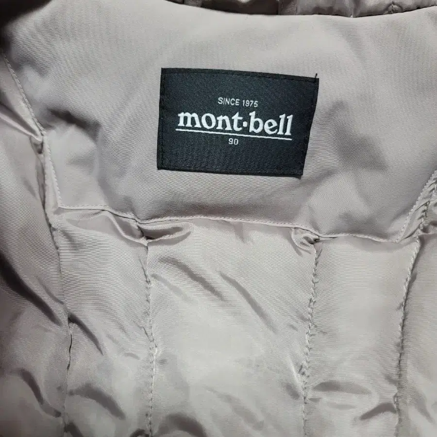 몽벨 . MONT-BELL.  90