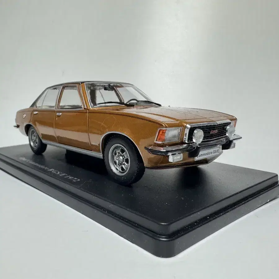 1/24 OPEL Commodore B GS/E 1972년형