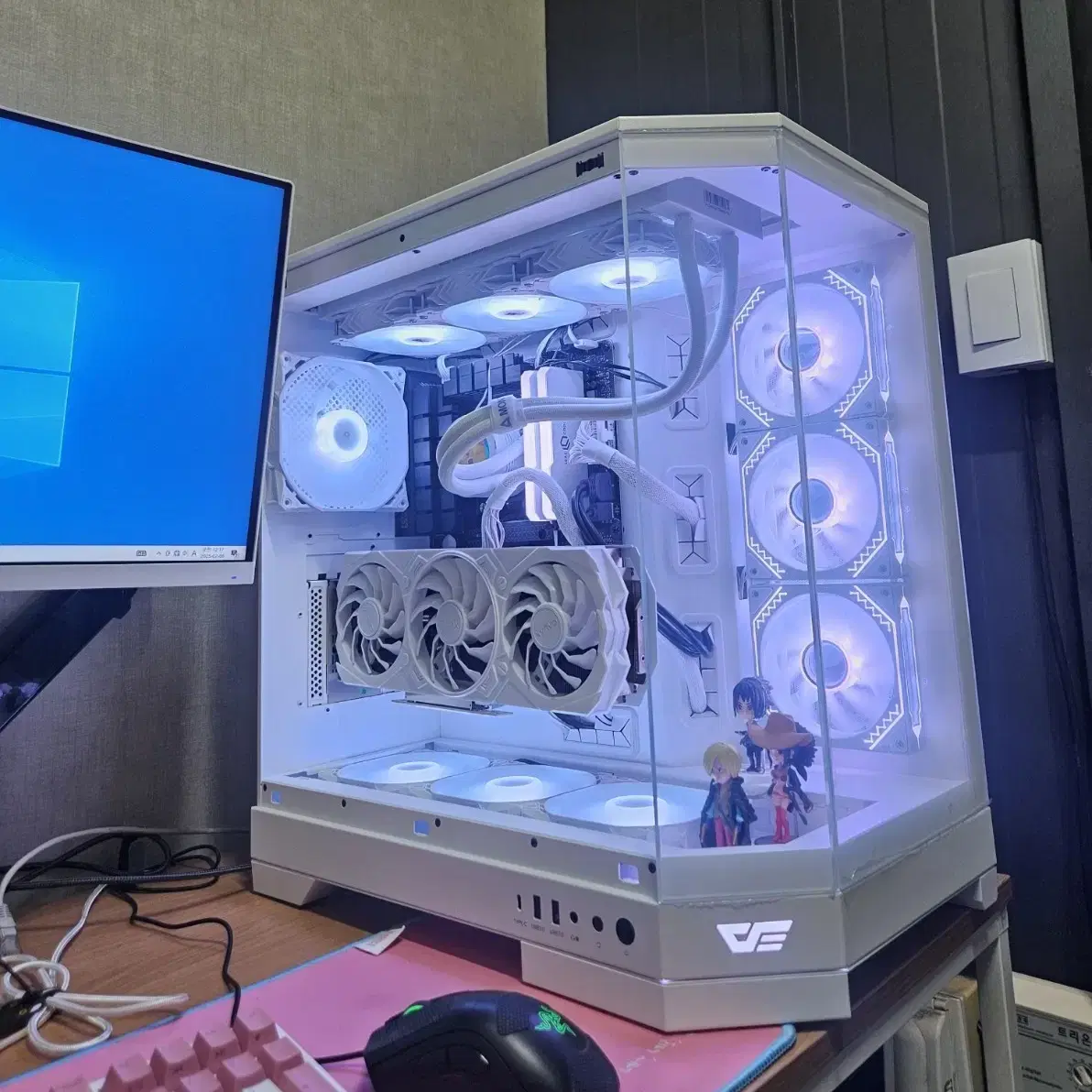 7800x3d rtx4070ti 32g 1tb 화이트 어항 고사양 컴퓨터