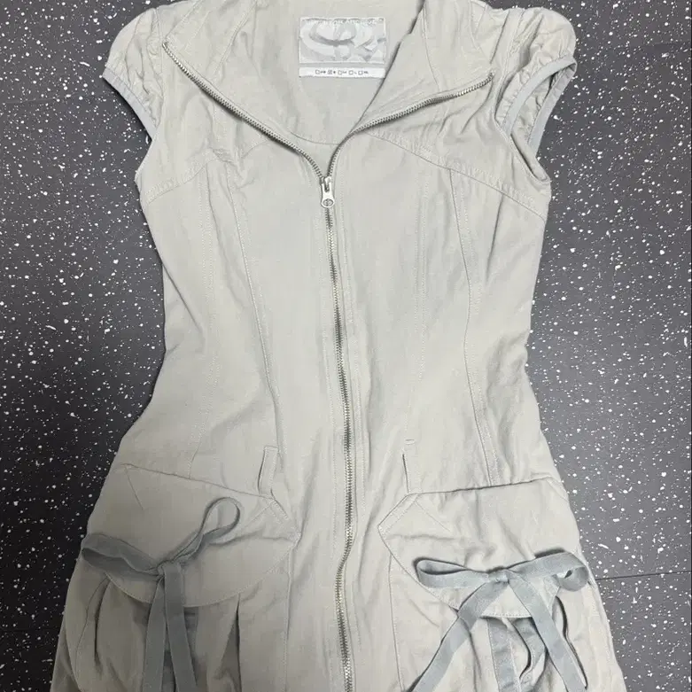 스컬프터 Cargo Zip-Up Dress Ice Gray