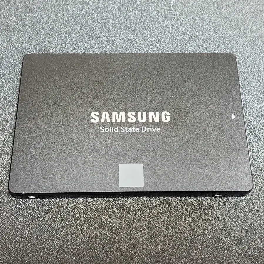 컴퓨터 저장장치 삼성 860 EVO 2.5인치 SSD 500GB