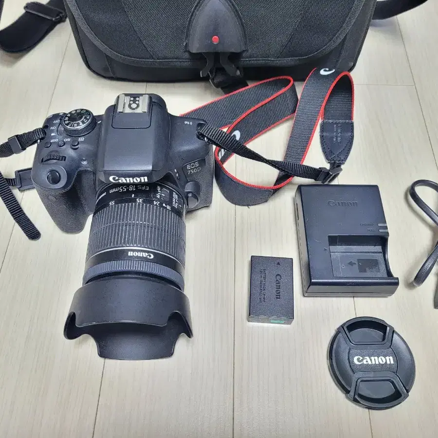 캐논 카메라 EOS 750D 와 18-55 STM 렌즈 세트