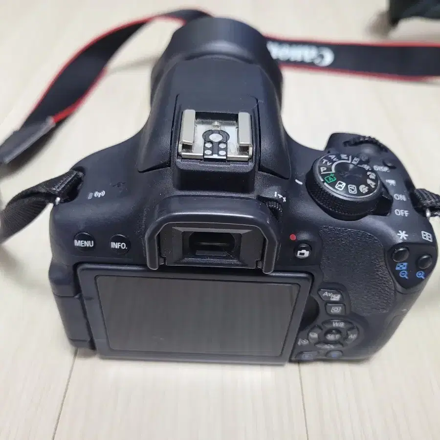 캐논 카메라 EOS 750D 와 18-55 STM 렌즈 세트