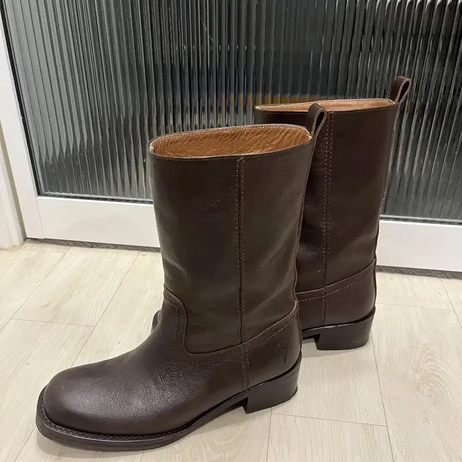 얼바닉 biker boots 240 팔아요