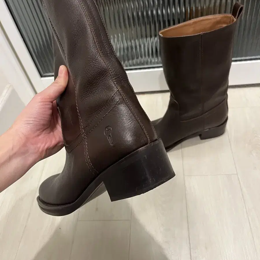 얼바닉 biker boots 240 팔아요