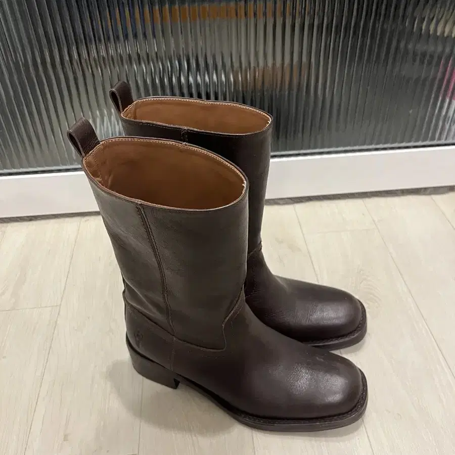 얼바닉 biker boots 240 팔아요