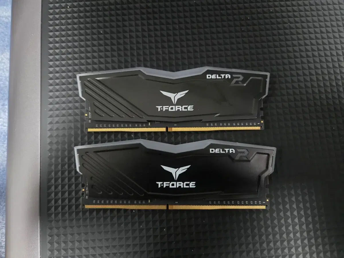 T-FORCE DDR4 32gb 팝니다.