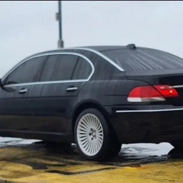 차량 포커넘버, 골드넘버 8888 BMW 760LI