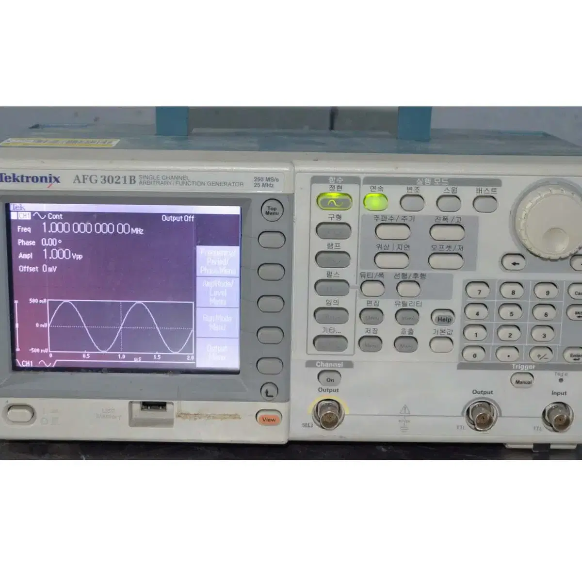 Tektronix AFG3021B Function Generator