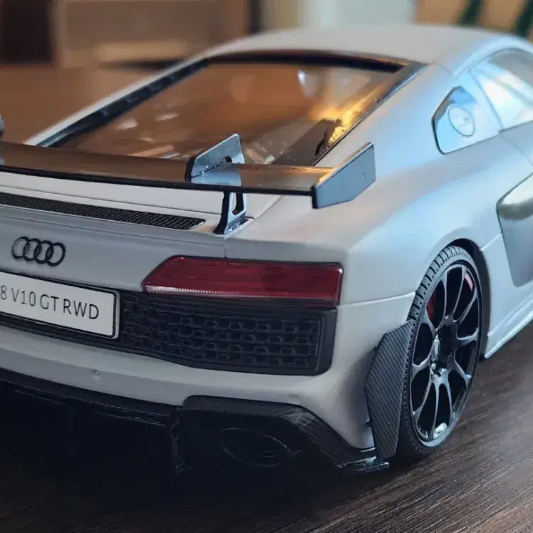 1:18 다이캐스트 일괄 R8 신형 GT 포르쉐 911 GTS