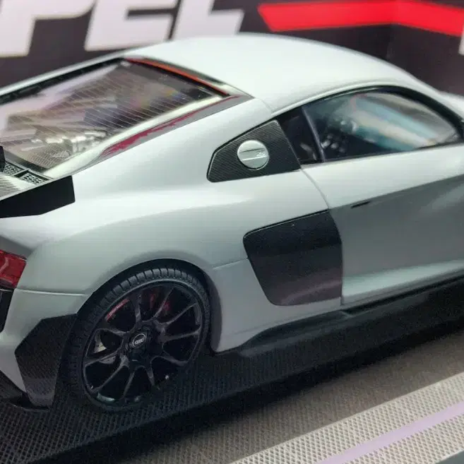 1:18 다이캐스트 일괄 R8 신형 GT 포르쉐 911 GTS