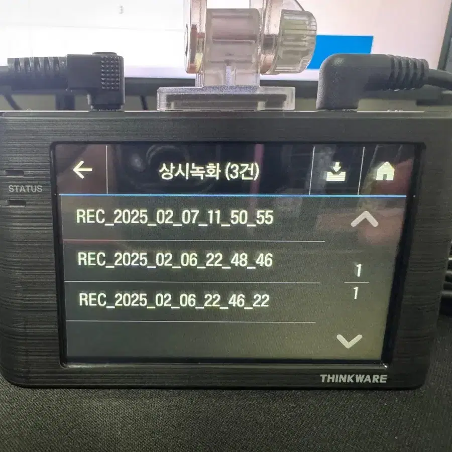 블랙박스 2채널 아이나비 Z5000+ FHD 32GB 팝니다. 3061B