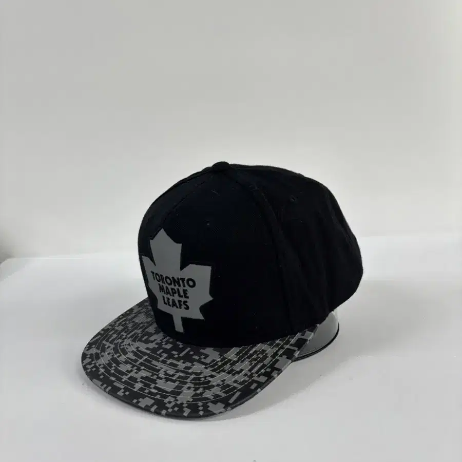 Mitchell & Ness Maple Leafs cap