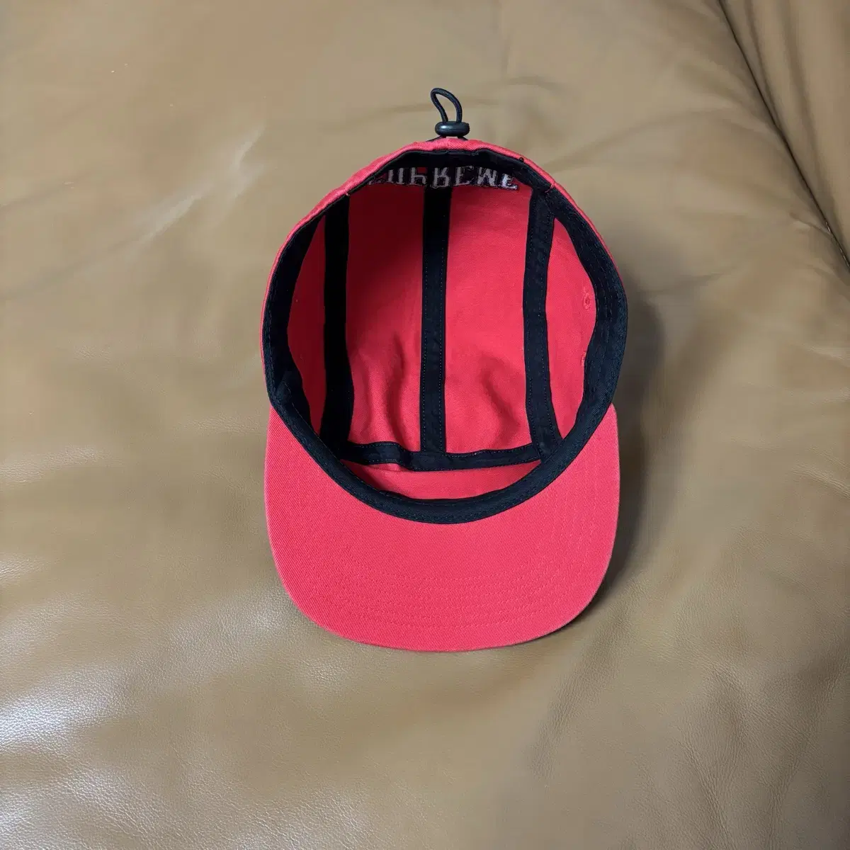 Supreme 슈프림 레드 캠프캡 모자 (Back Logo Red)