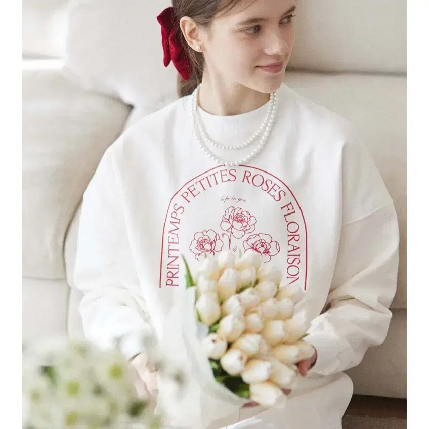 아워호프 Petite Rose Sweatshirt - Off white