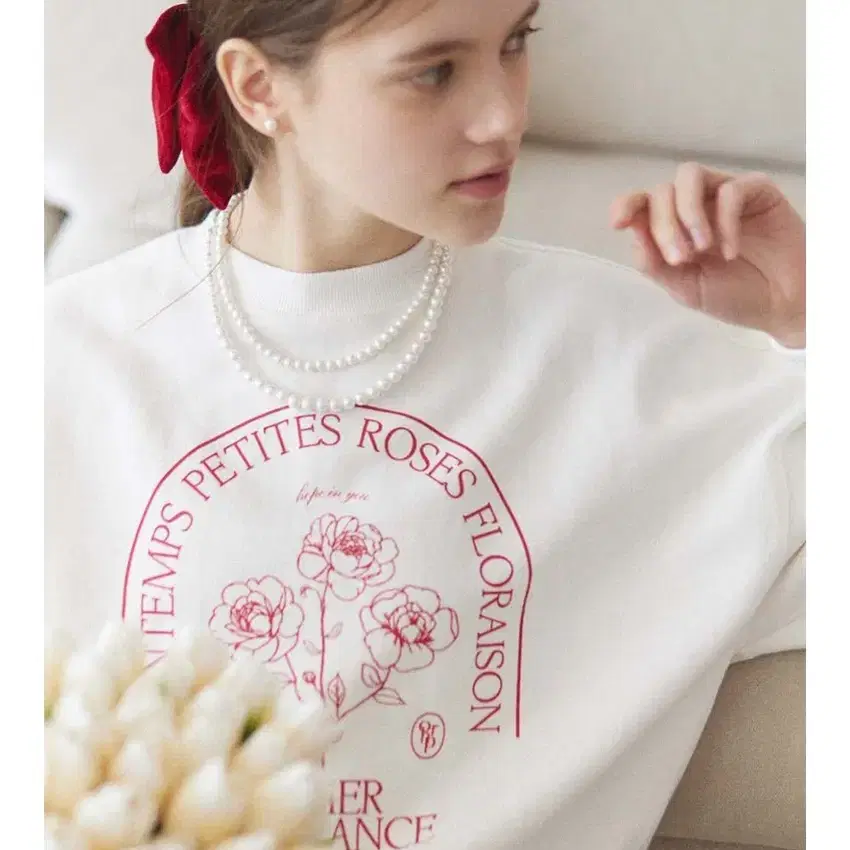 아워호프 Petite Rose Sweatshirt - Off white