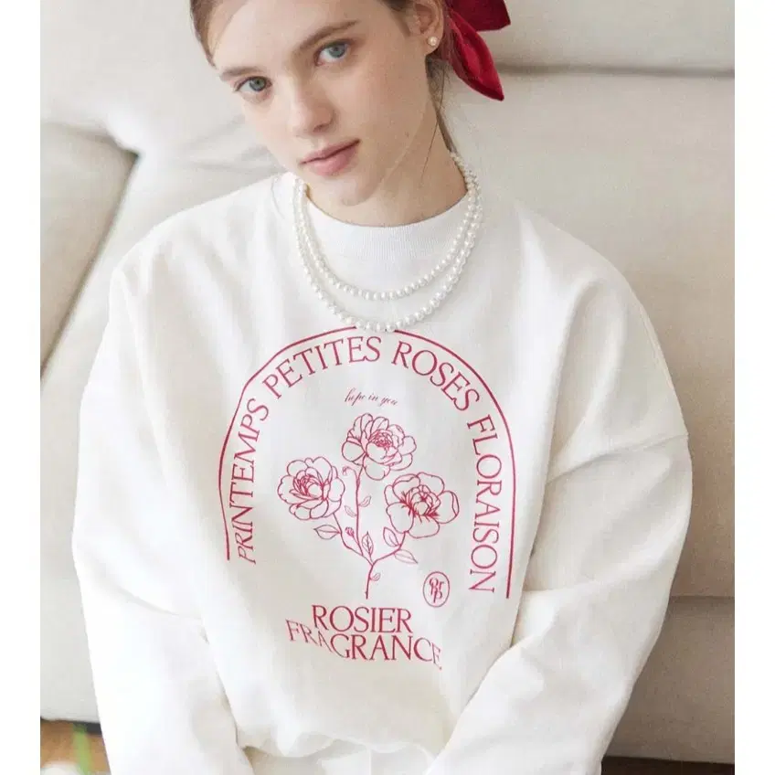 아워호프 Petite Rose Sweatshirt - Off white