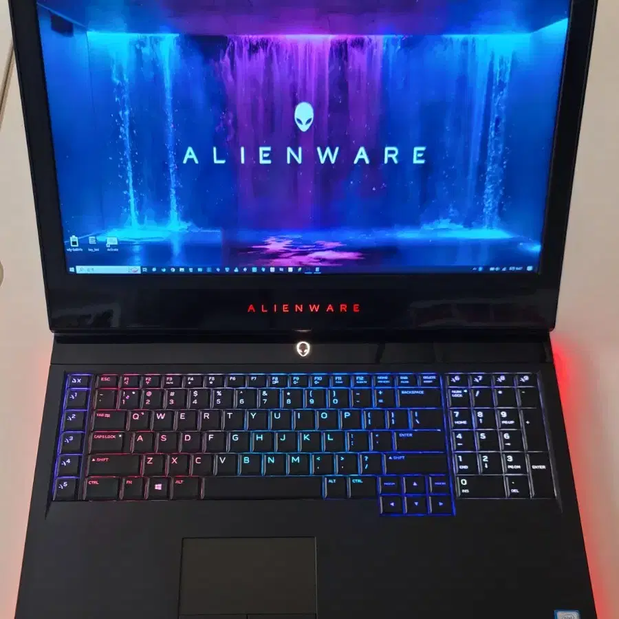 17인치 게이밍 노트북, 에일리언웨어, Alienware 17 R5