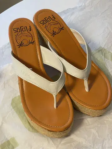 플로조스 비치 샌들