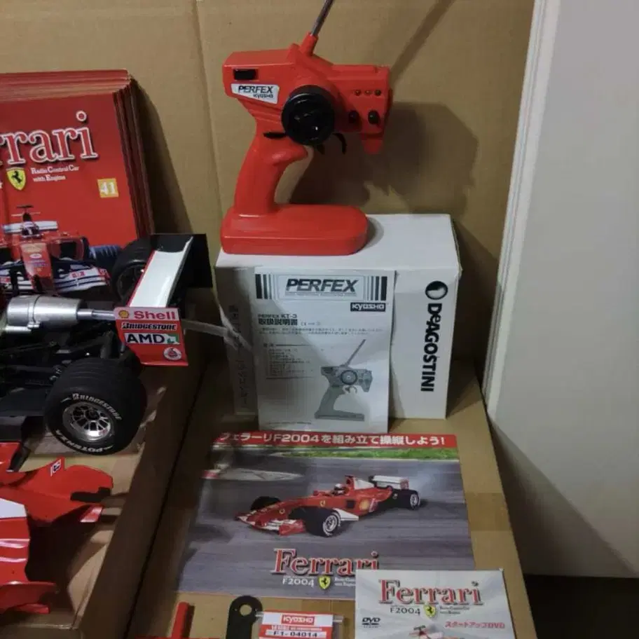 Kyosho DIAGOSTINI F-1 F2004 Ferrari 1/8