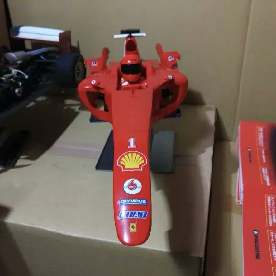 Kyosho DIAGOSTINI F-1 F2004 Ferrari 1/8