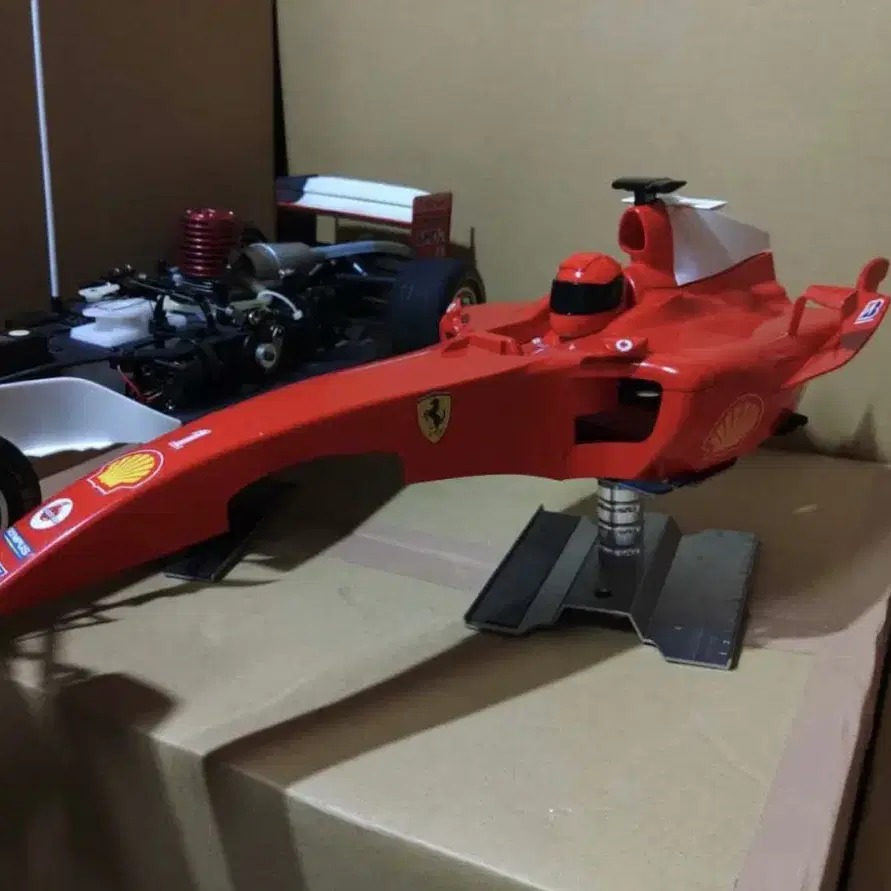 Kyosho DIAGOSTINI F-1 F2004 Ferrari 1/8