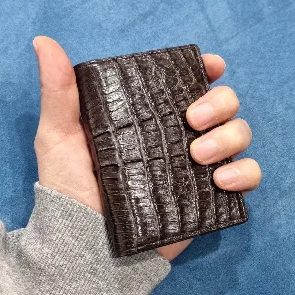 Genuine alligator leather made in Korea