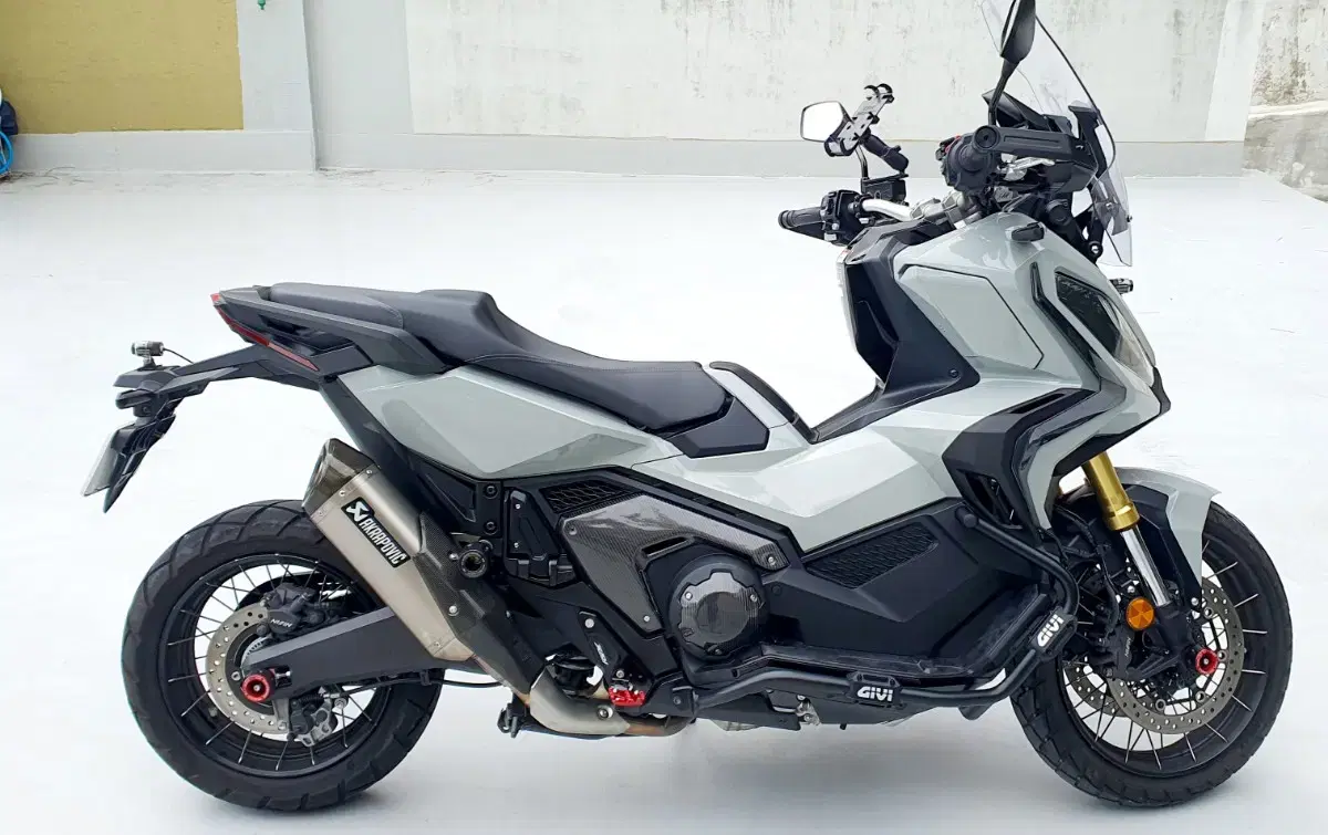 혼다 X-ADV 750 팝니다. (2023년)