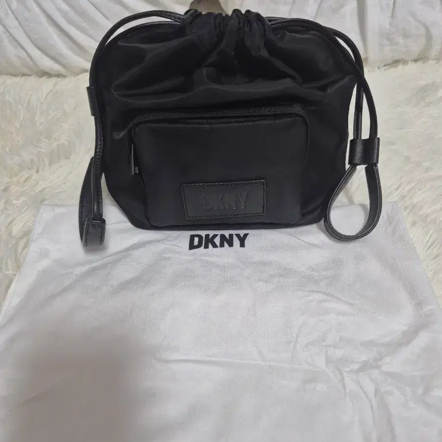 DKNY  가방  백 새것