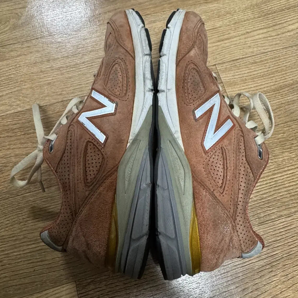 뉴발란스990v4 285사이즈