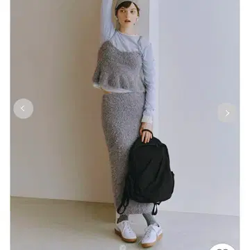 emmi 에미 라메 프린지 니트 스커트 GRY