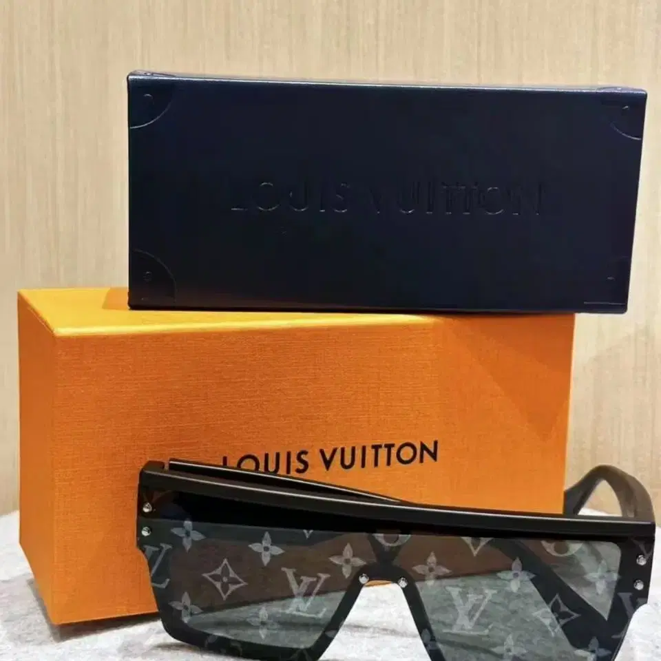 LOUIS VUITTON WAIMEA L사각 선글라스