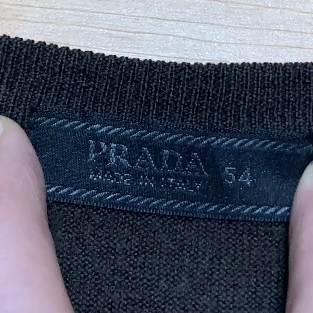 PRADA 프라다 클래식 베스트(라나 울)