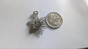 은세공 목걸이 탑 꽃