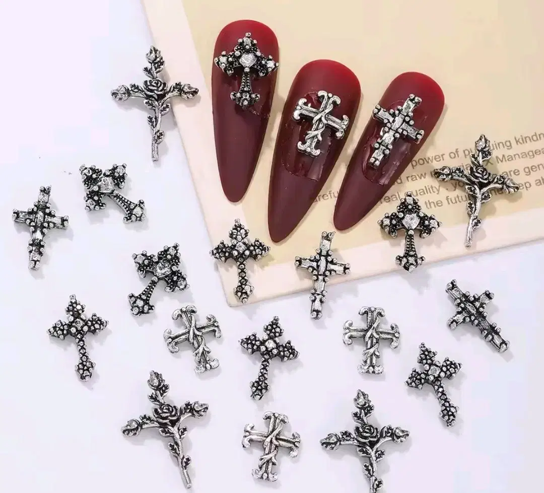 30 nail parts (luxury, Gothic, Y2K) are for sale.