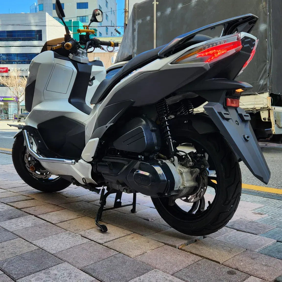 부산 센터판 S급  SYM VSX125 (22년식) 판매합니다.