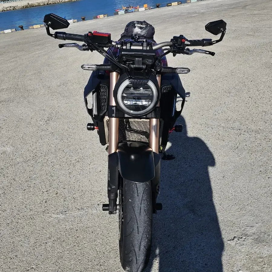 CB650R abs