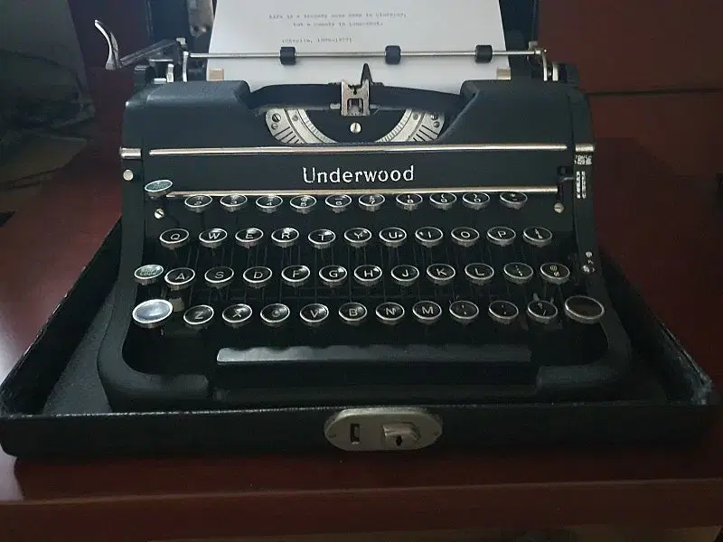 Underwood Universal  타자기