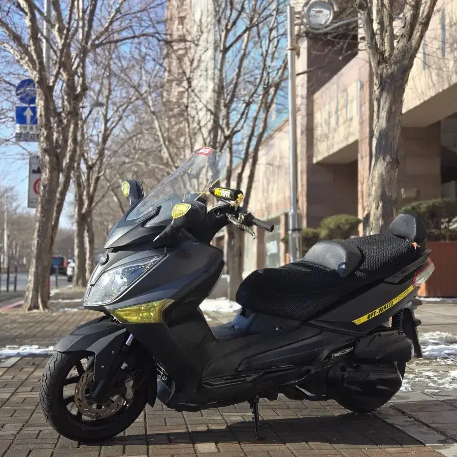 300cc 스쿠터 조이맥스300i abs(포르자.xmax)