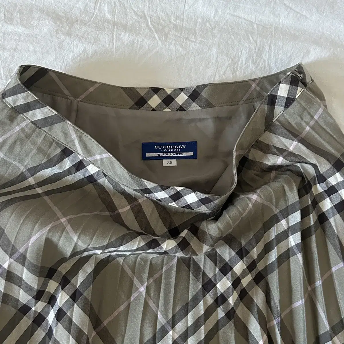 Burberry 블루라벨 플리츠 스커트