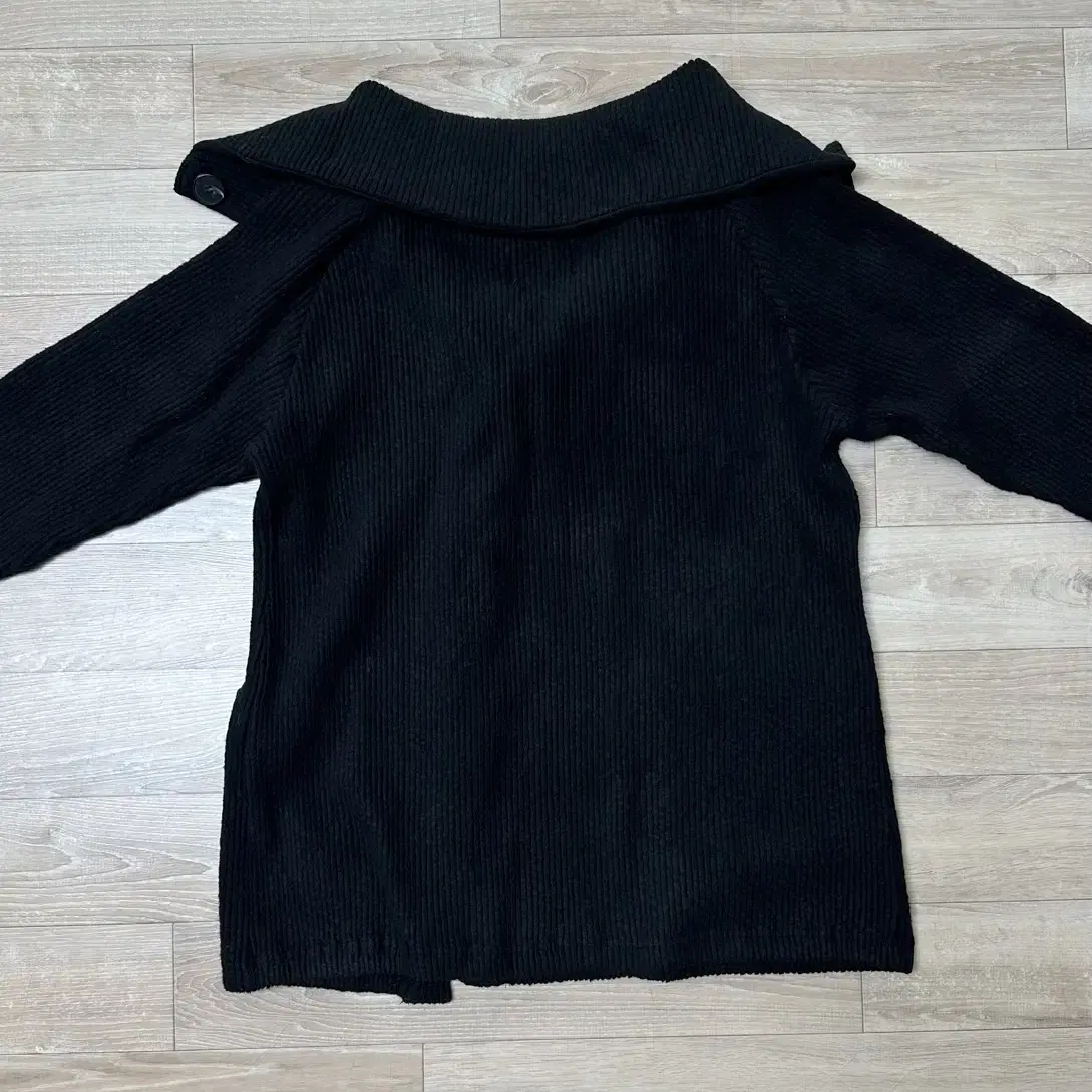 인앤양인하모니 Double button Cardigan, Black