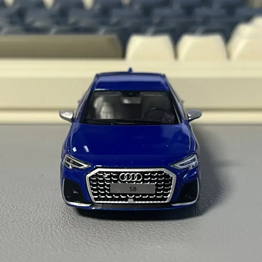 [gcd] 1:64 아우디 s8 블루