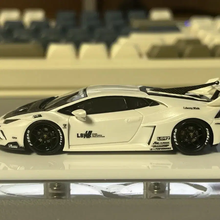 [flame] 1:64 우라칸gt lbwk 화이트(레진)