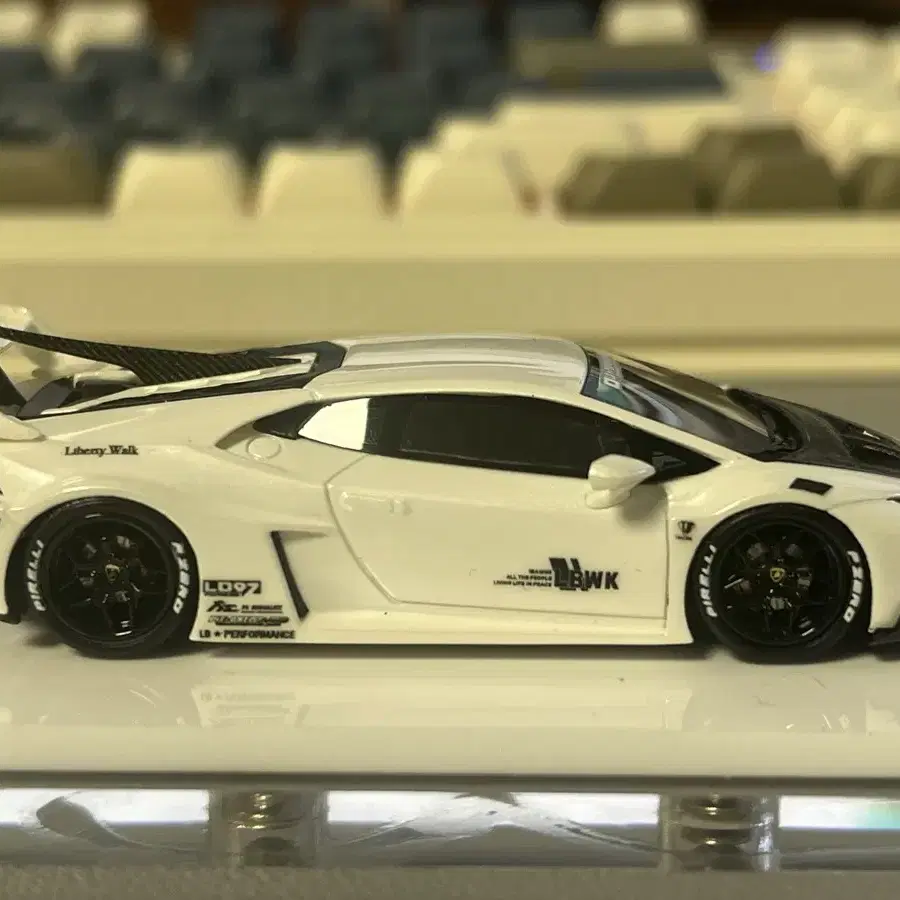 [flame] 1:64 우라칸gt lbwk 화이트(레진)