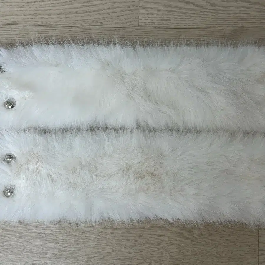 더바넷,Ivory Eco-Fur Warmer