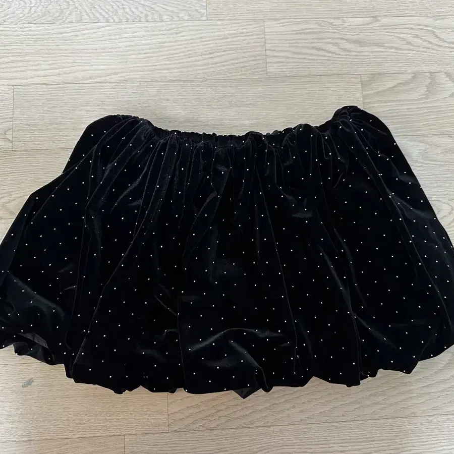 더바넷, Black Crystal Velvet Mini Skirt