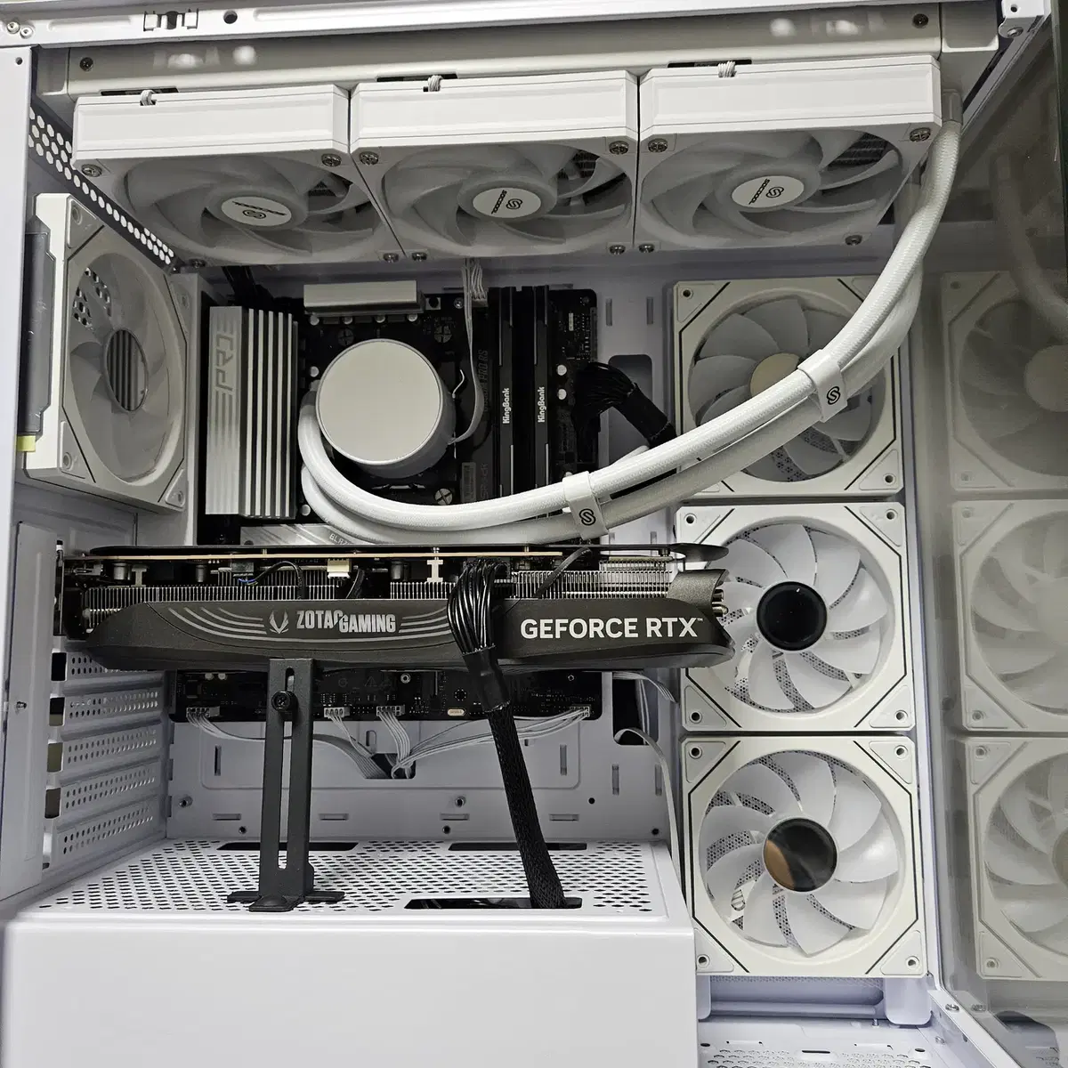 9800x3d, b850m, rtx4080 super 하이엔드급 본체